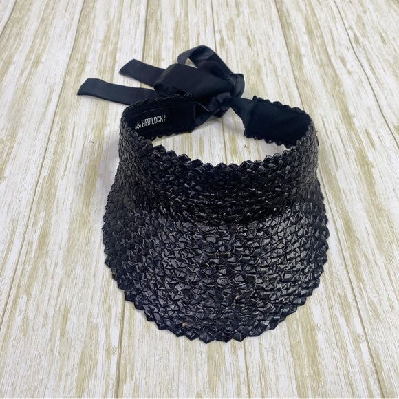 Hemlock Accessories Hemlock Hats Black Capri Tie Back Visor